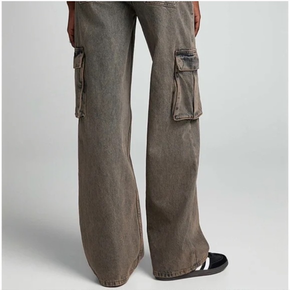 Guess dark wash faded wide leg cargo baggy jean NWT - Picture 15 of 15